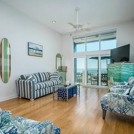 Sun-Drenched Townhome On Beautiful Madeira Beach!